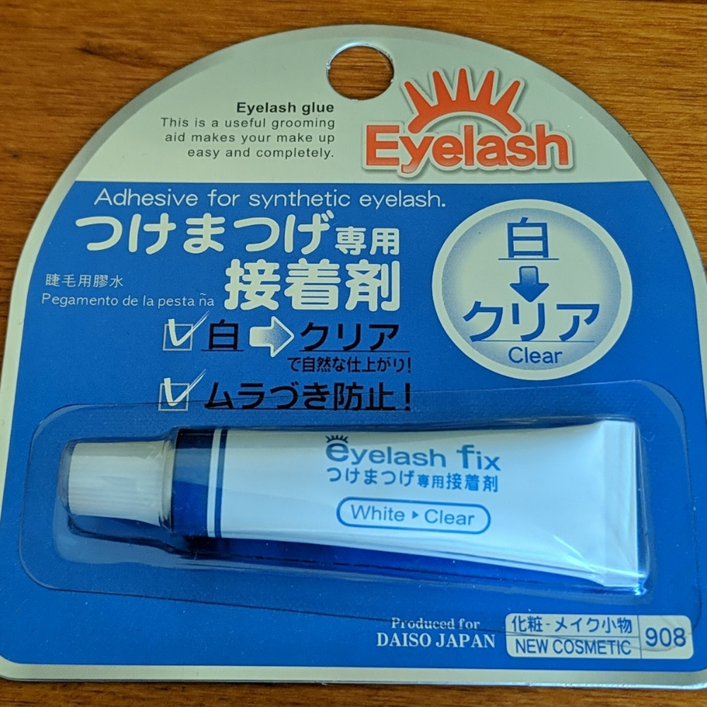 Eyelash glue / adhesive clear